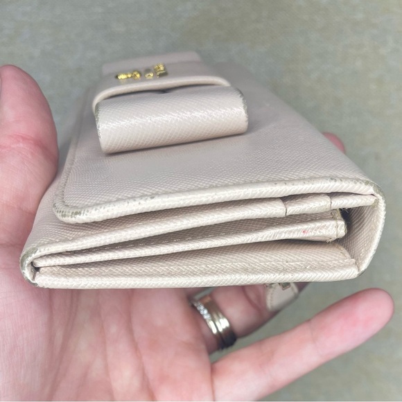 Prada Saffiano Double Snap Ribbon Walker - Picture 15 of 16